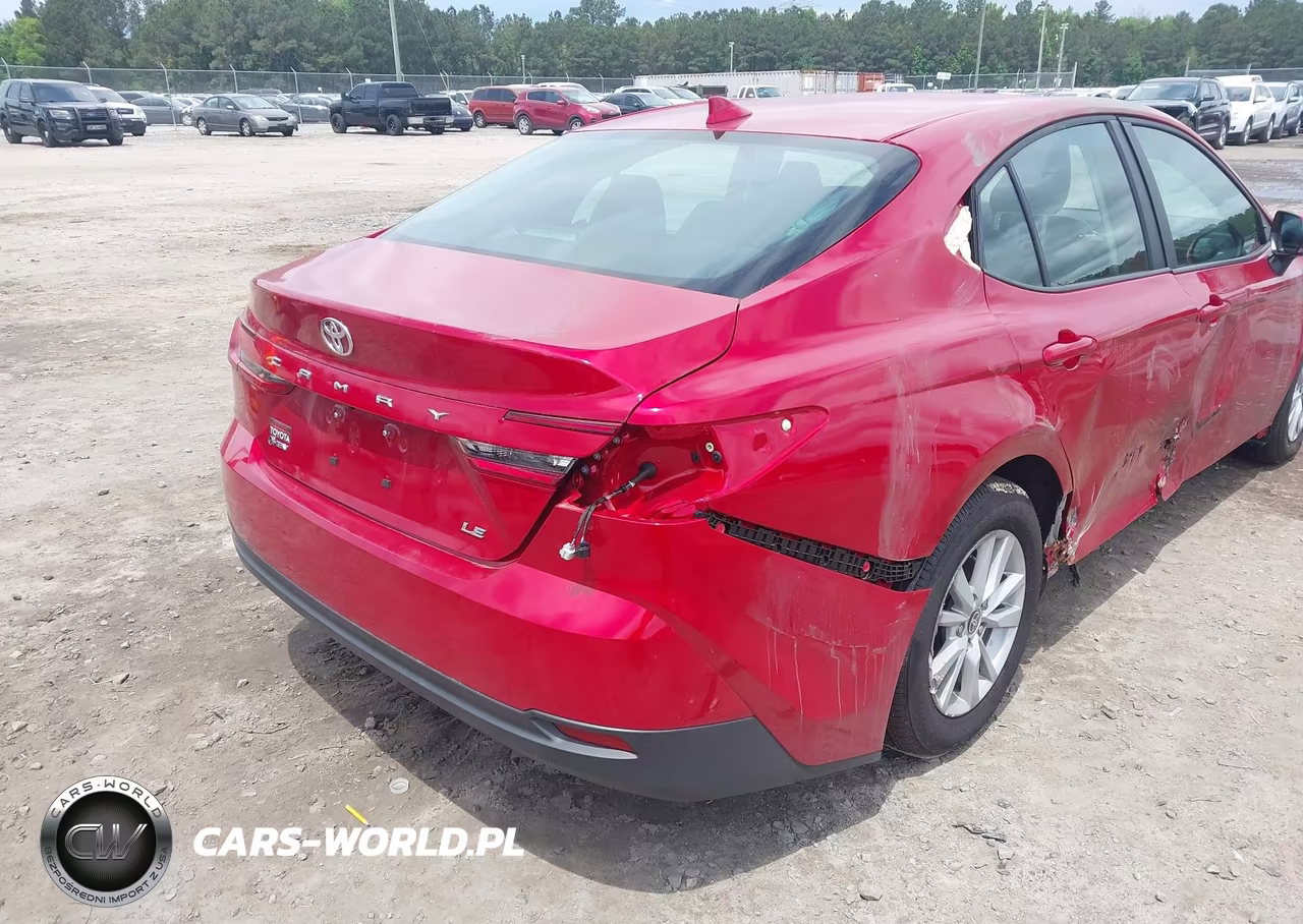 2026 Toyota Camry Le VIN:4T1DAACKXTU238948 - 17