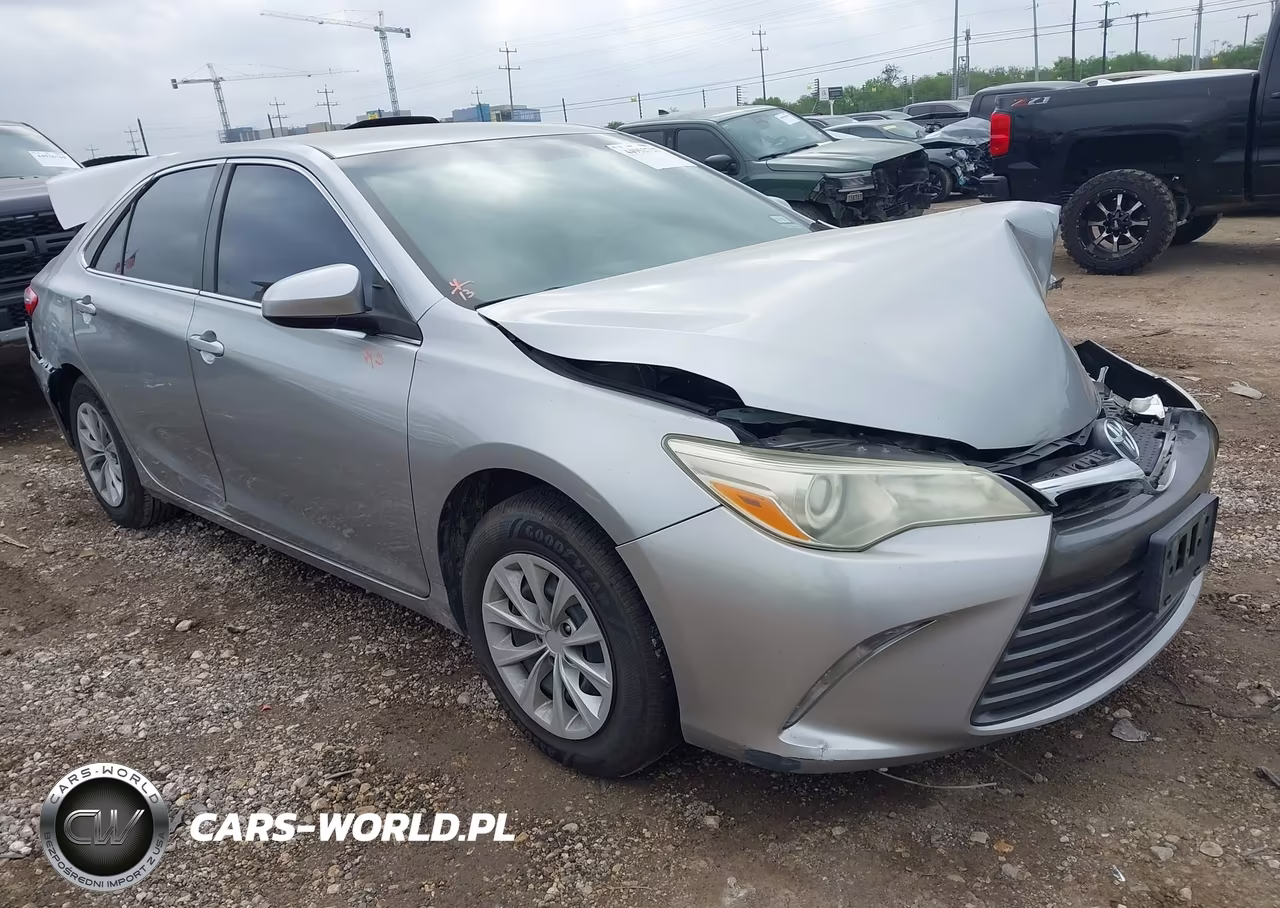 2015 Toyota Camry Le – zdjęcie 1 z 16