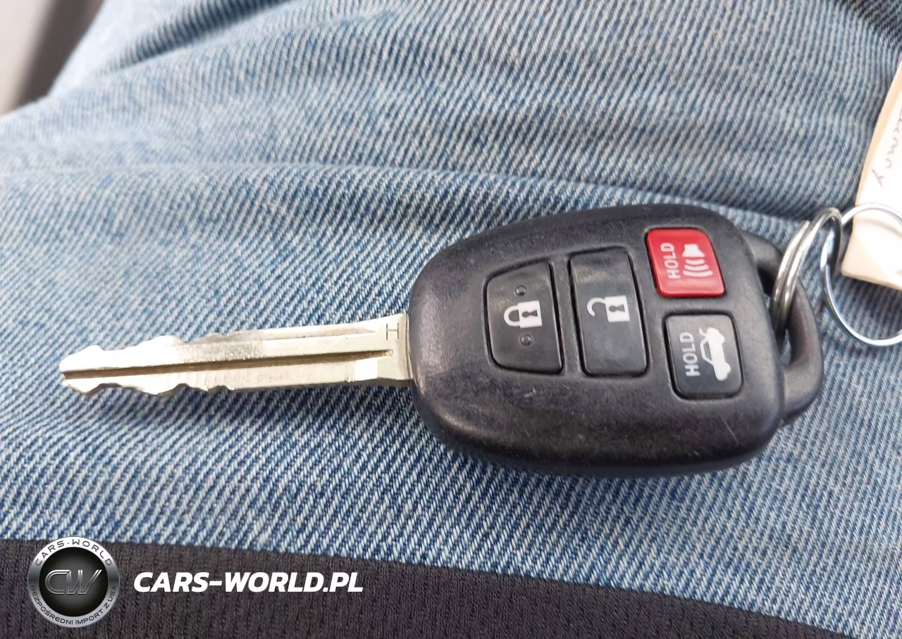 2015 Toyota Camry Le VIN:4T4BF1FK2FR479725 - 11