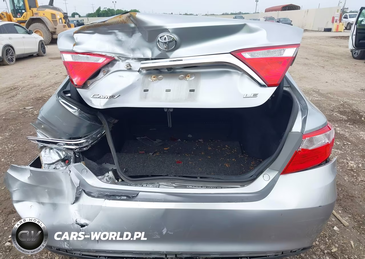 2015 Toyota Camry Le VIN:4T4BF1FK2FR479725 - 16