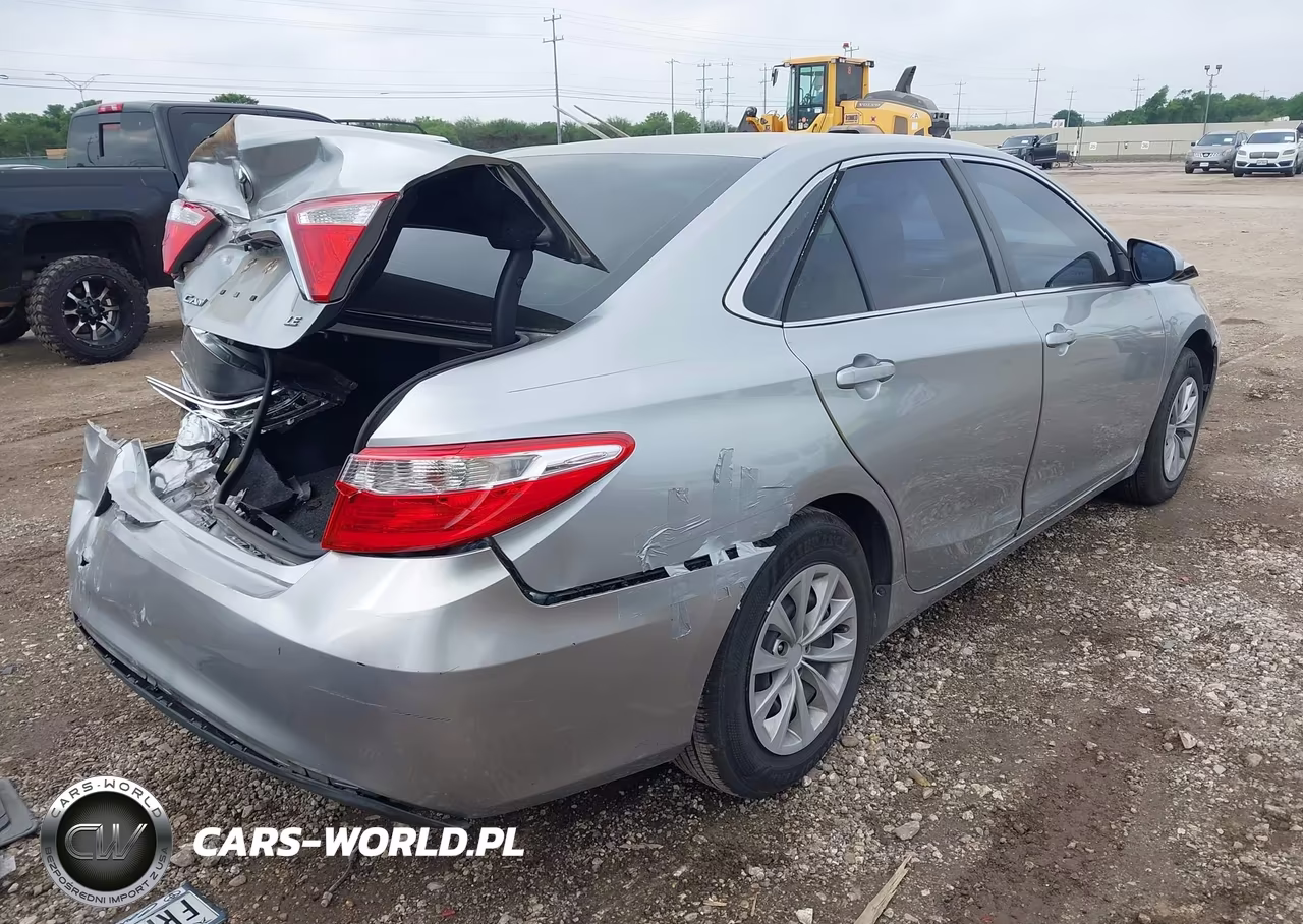 2015 Toyota Camry Le VIN:4T4BF1FK2FR479725 - 4