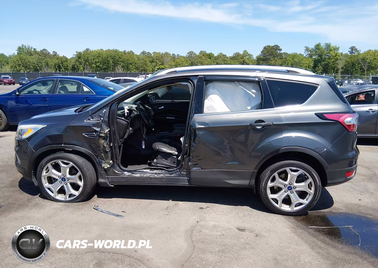 2017 Ford Escape Titanium VIN:1FMCU9J95HUF01677 - 15