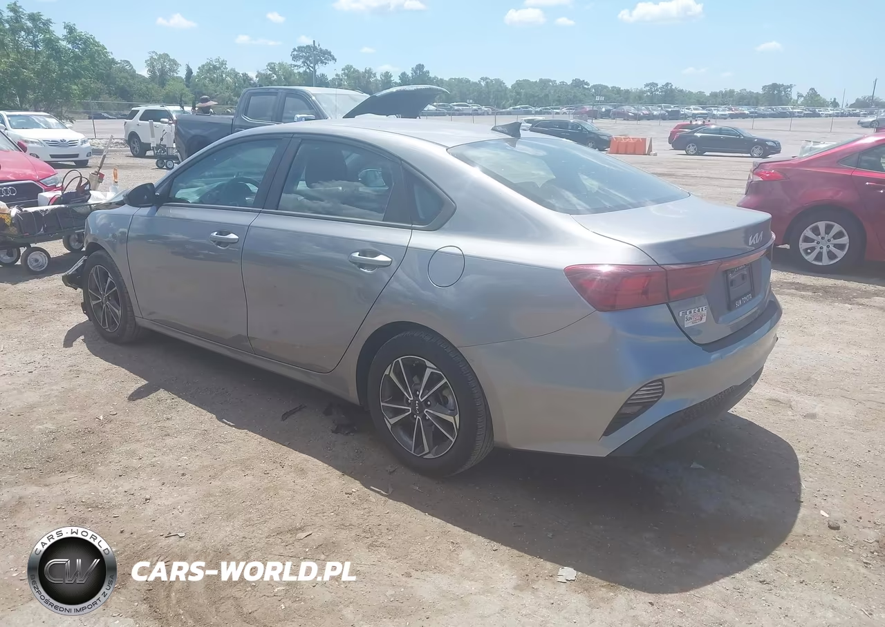 2023 Kia Forte Lxs VIN:3KPF24AD6PE521562 - 3