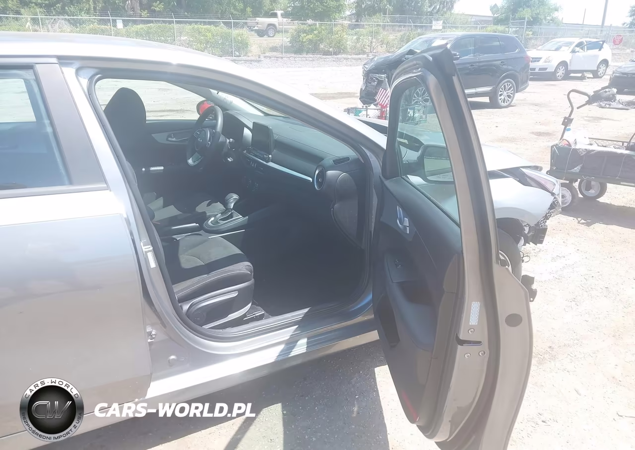 2023 Kia Forte Lxs VIN:3KPF24AD6PE521562 - 5