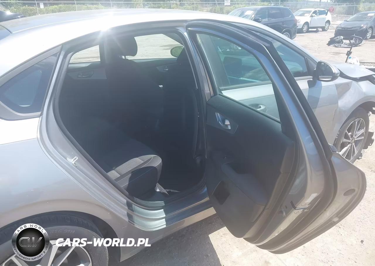 2023 Kia Forte Lxs VIN:3KPF24AD6PE521562 - 8