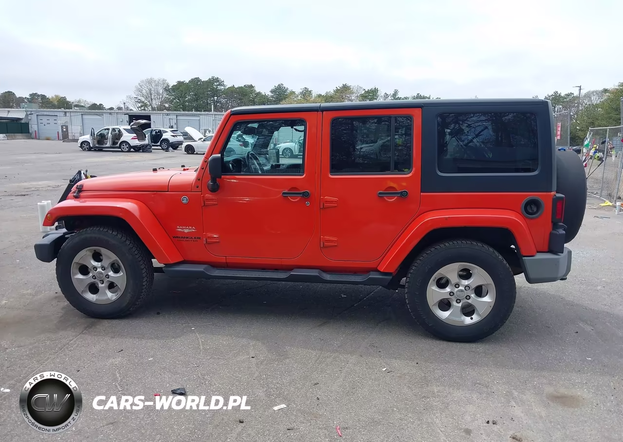 2015 Jeep Wrangler Unlimited Sahara VIN:1C4BJWEG9FL604085 - 14