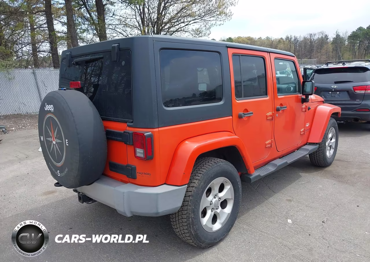 2015 Jeep Wrangler Unlimited Sahara VIN:1C4BJWEG9FL604085 - 4