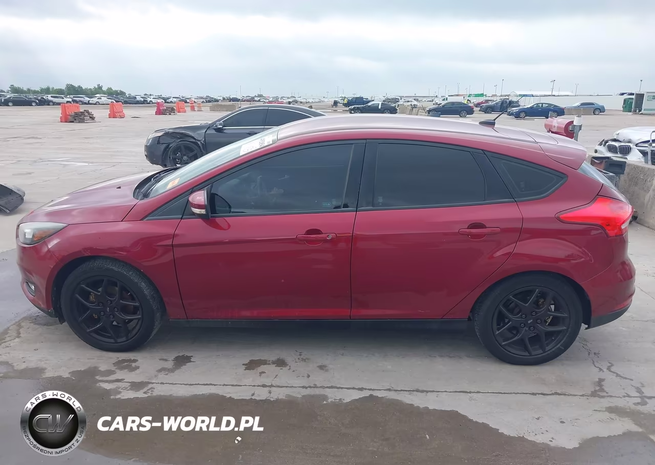 2016 Ford Focus Se VIN:1FADP3K25GL328025 - 14