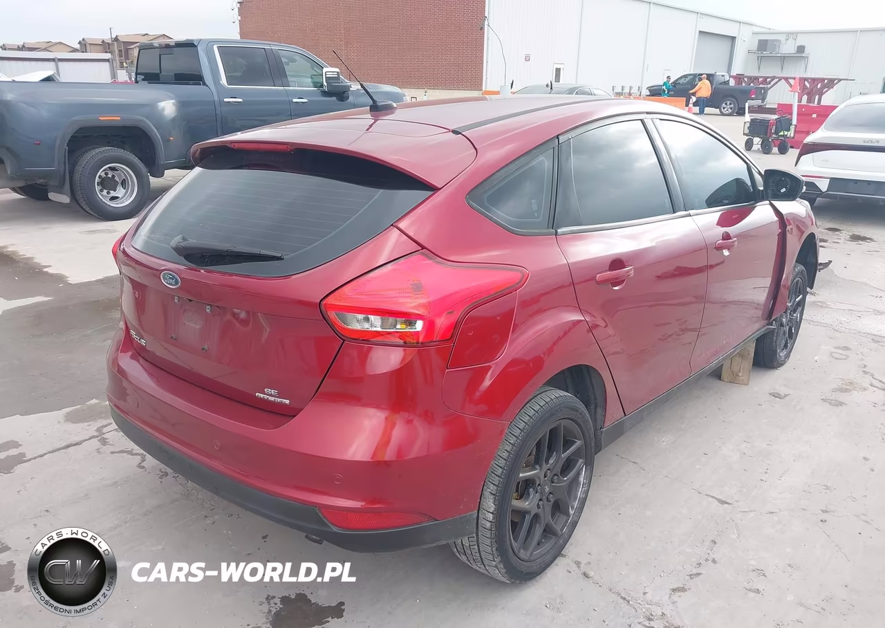 2016 Ford Focus Se VIN:1FADP3K25GL328025 - 4