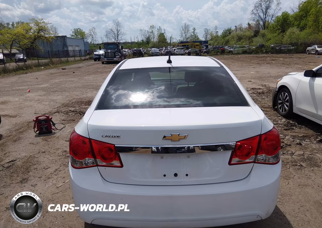 2013 Chevrolet Cruze Ls Auto VIN:1G1PA5SHXD7249181 - 16