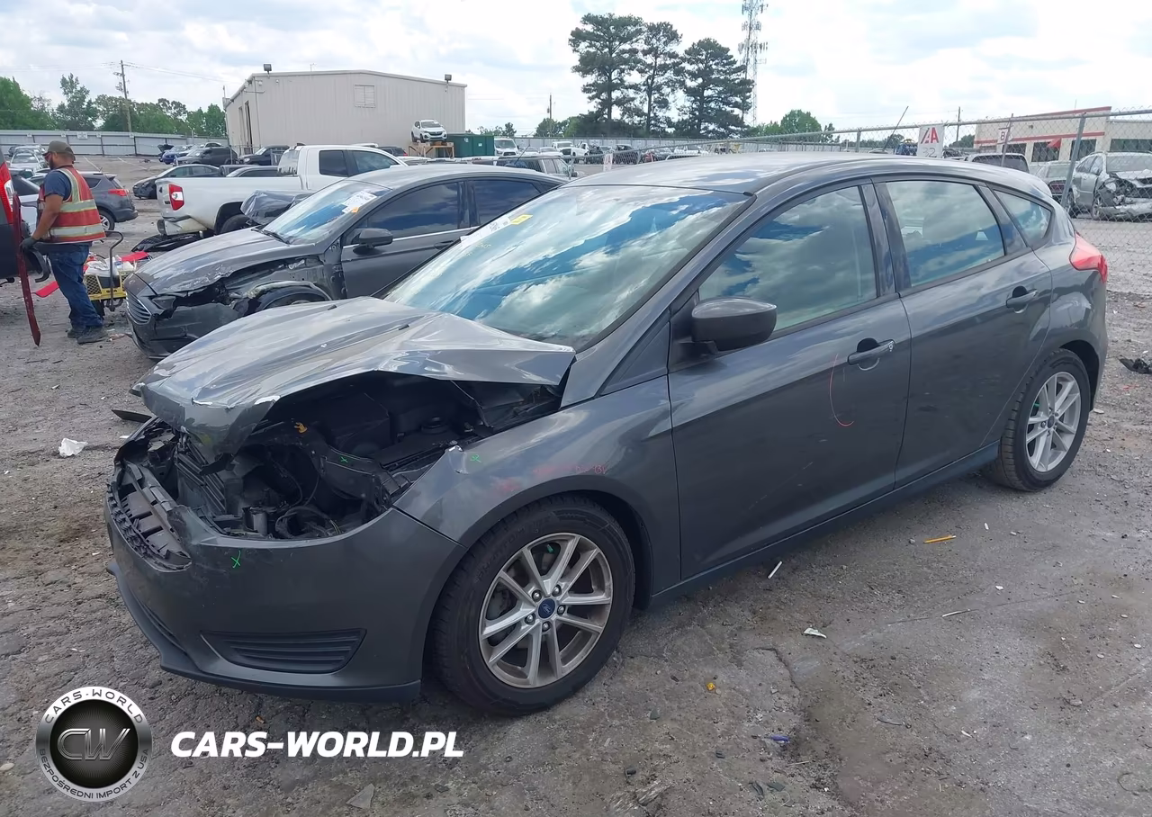 2018 Ford Focus Se VIN:1FADP3K21JL308328 - 2