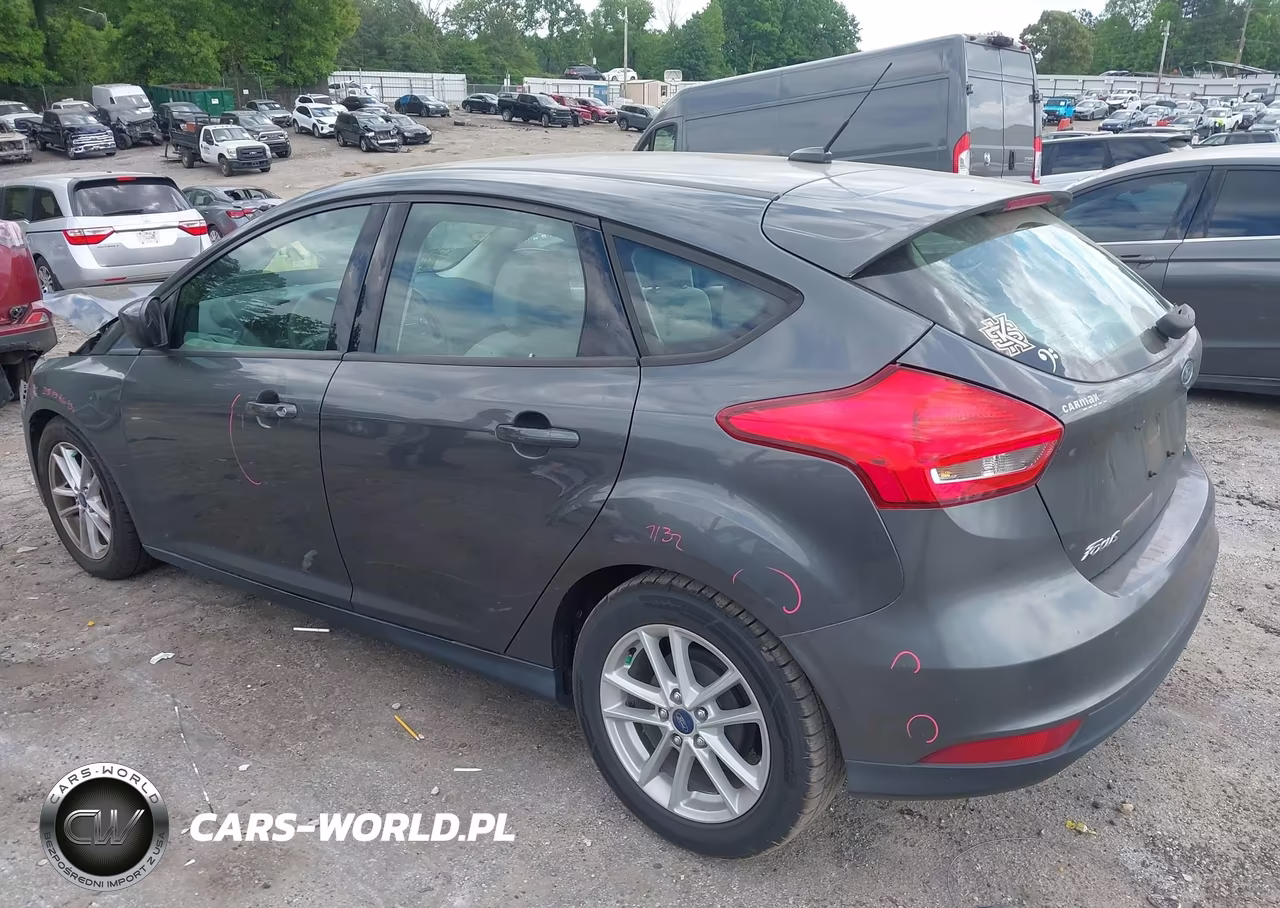 2018 Ford Focus Se VIN:1FADP3K21JL308328 - 3