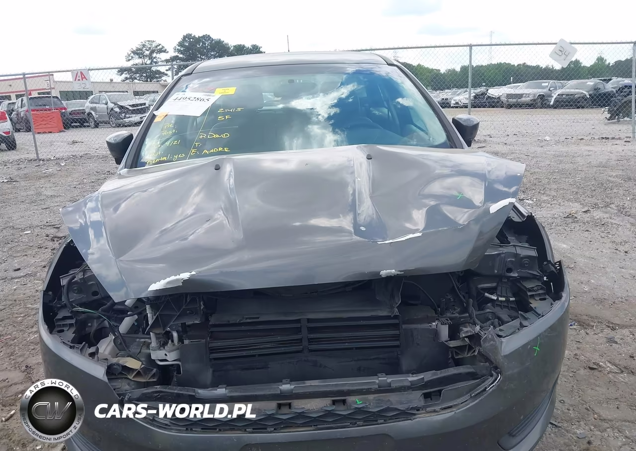 2018 Ford Focus Se VIN:1FADP3K21JL308328 - 6