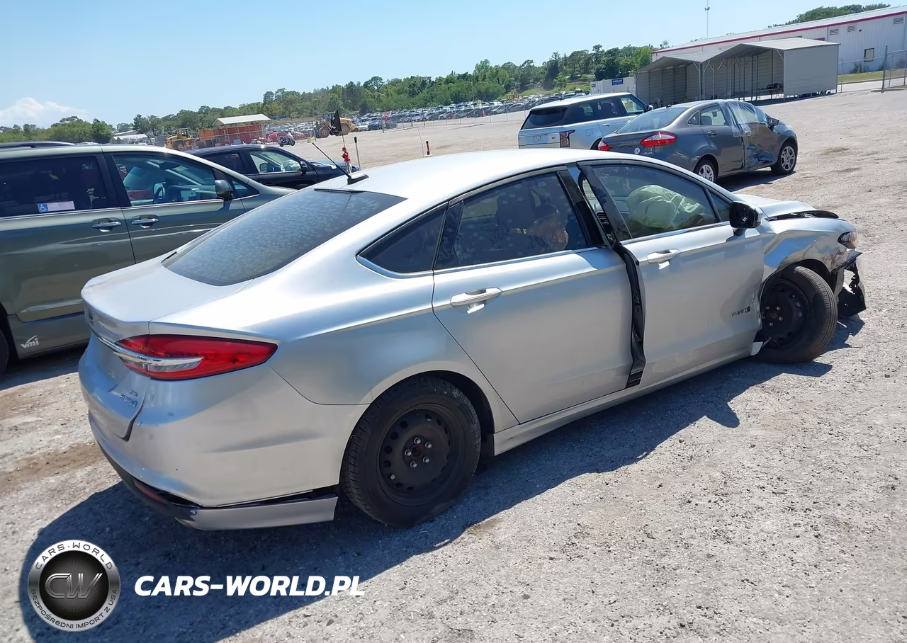 2018 Ford Fusion Hybrid Se VIN:3FA6P0LU0JR173772 - 4