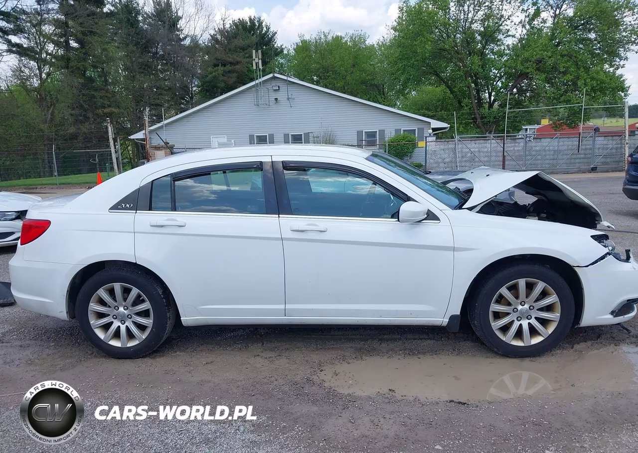 2013 Chrysler 200 Touring VIN:1C3CCBBB5DN601612 - 13