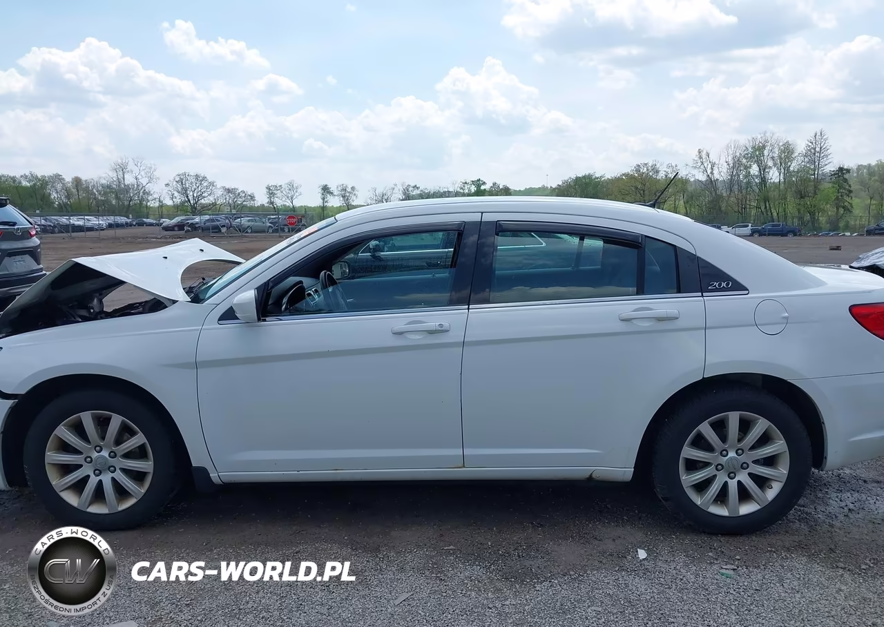 2013 Chrysler 200 Touring VIN:1C3CCBBB5DN601612 - 14