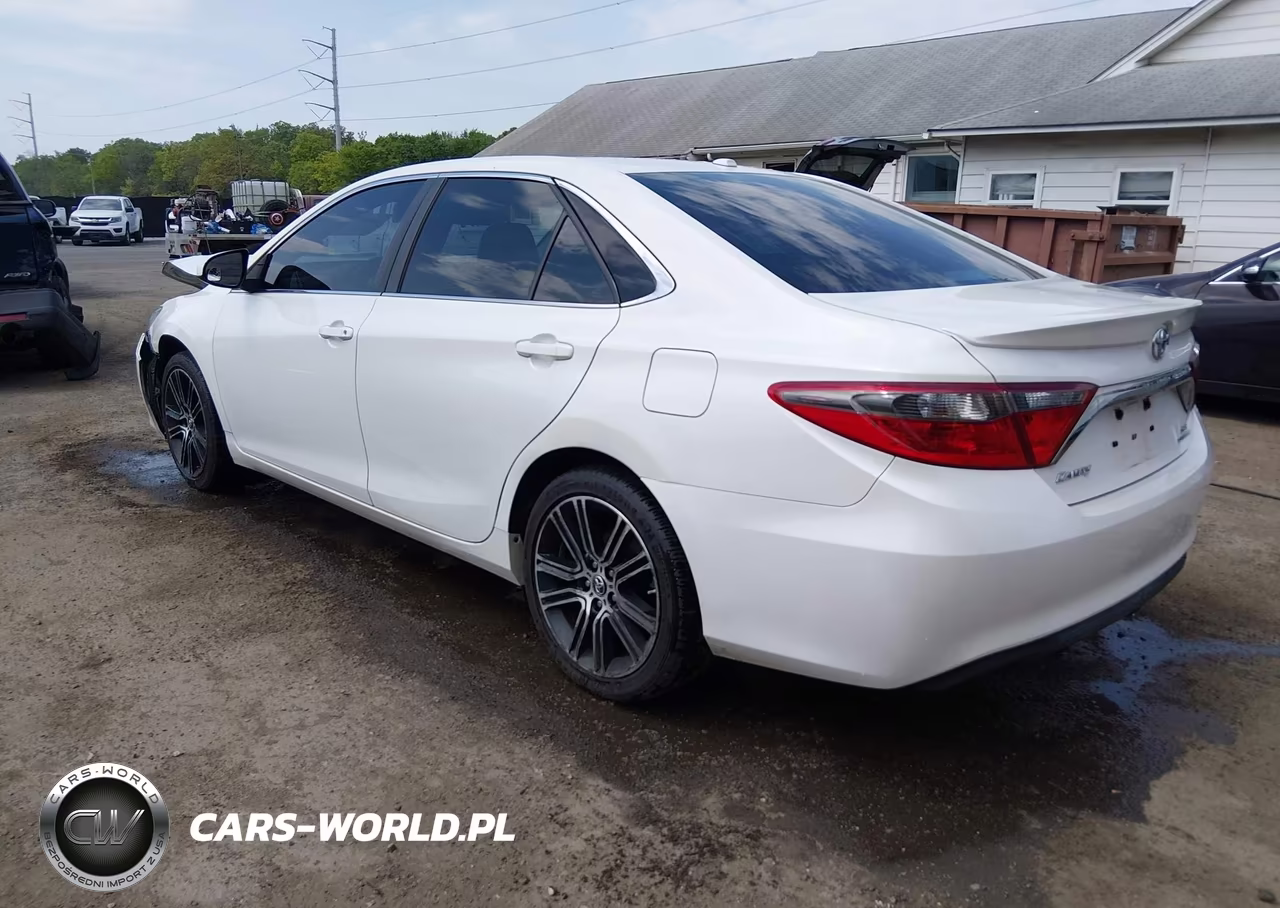 2016 Toyota Camry Se VIN:4T1BF1FK3GU164072 - 3