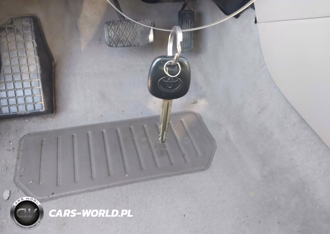 2005 Toyota Corolla Ce VIN:1NXBR32E05Z556555 - 11