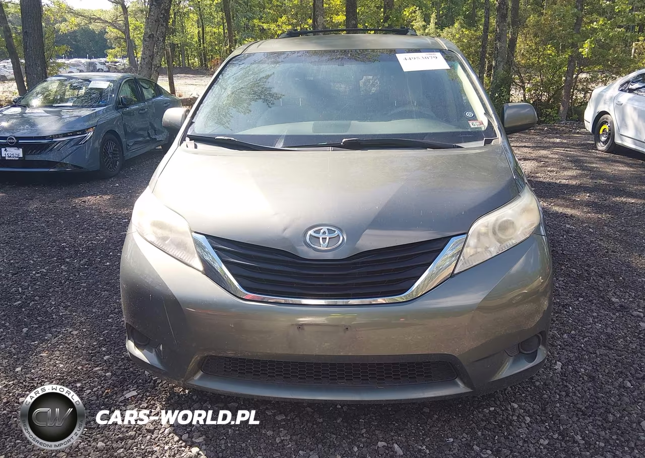 2013 Toyota Sienna Le V6 8 Passenger VIN:5TDKK3DC9DS352392 - 12