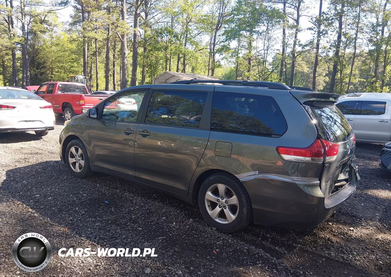 2013 Toyota Sienna Le V6 8 Passenger VIN:5TDKK3DC9DS352392 - 3