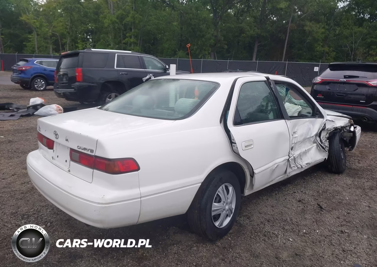1998 Toyota Camry Le VIN:4T1BG22K0WU389329 - 4
