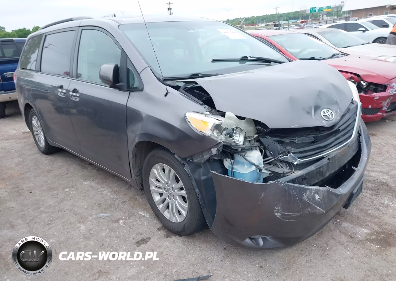 2014 Toyota Sienna Xle V6 8 Passenger – zdjęcie 1 z 16