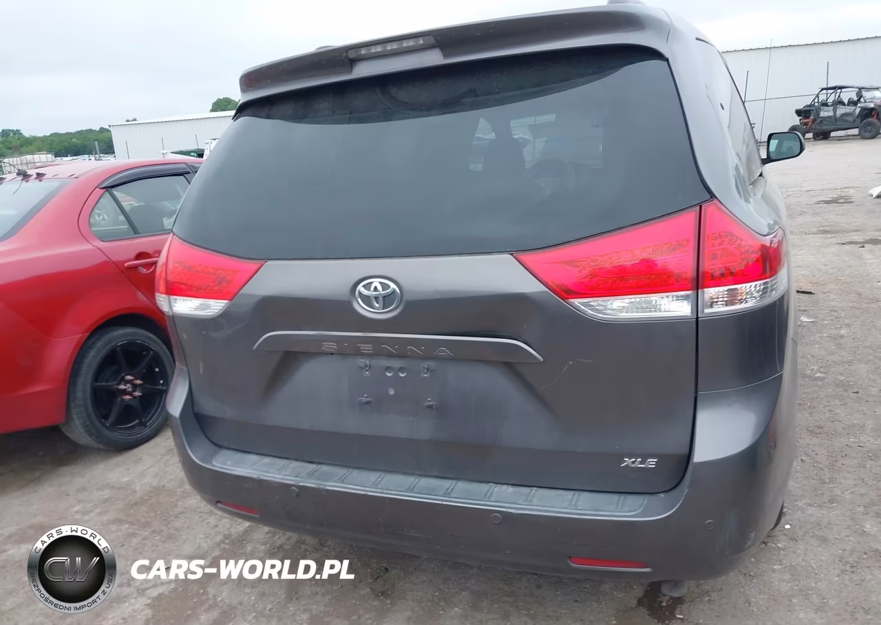 2014 Toyota Sienna Xle V6 8 Passenger VIN:5TDYK3DC6ES456396 - 16