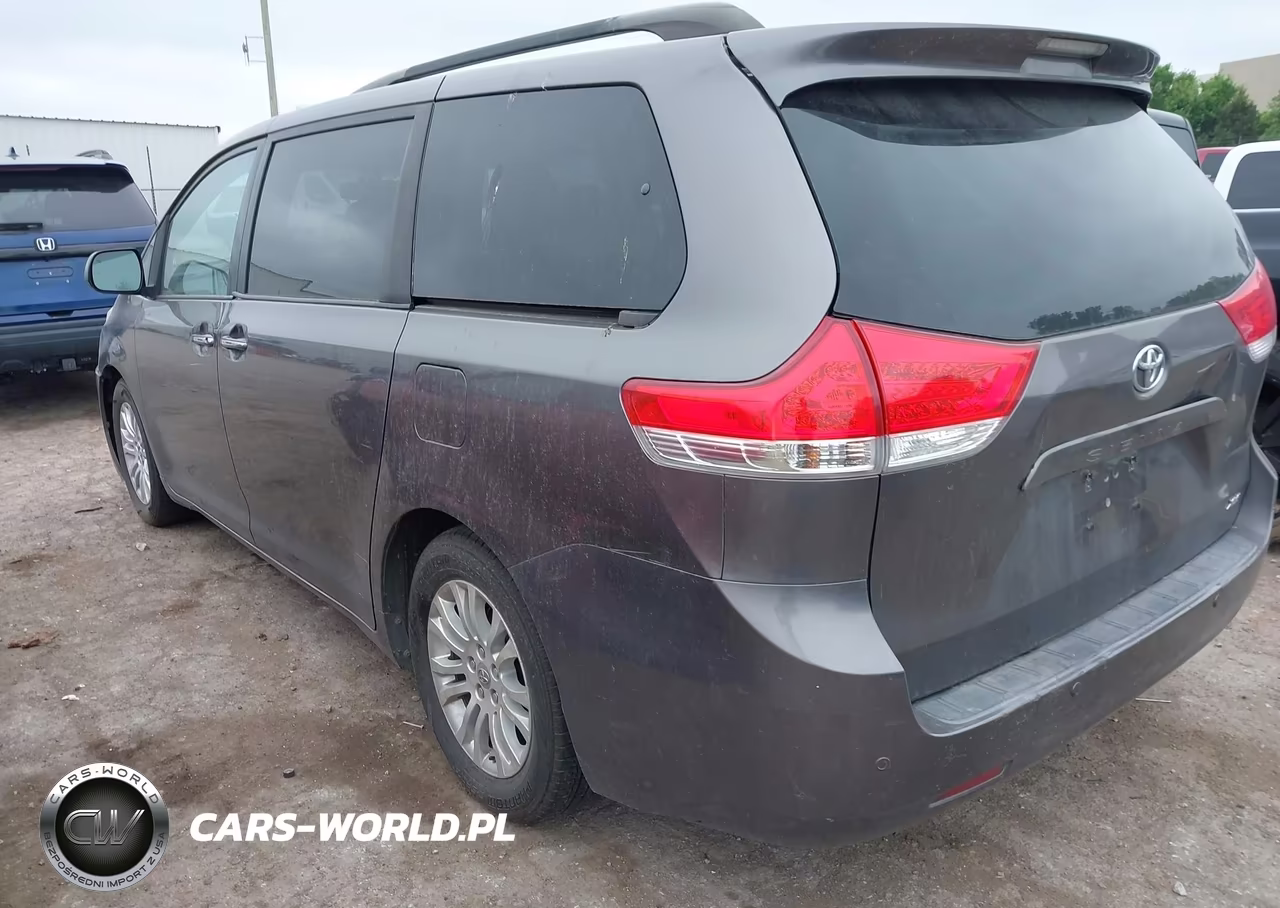 2014 Toyota Sienna Xle V6 8 Passenger VIN:5TDYK3DC6ES456396 - 3