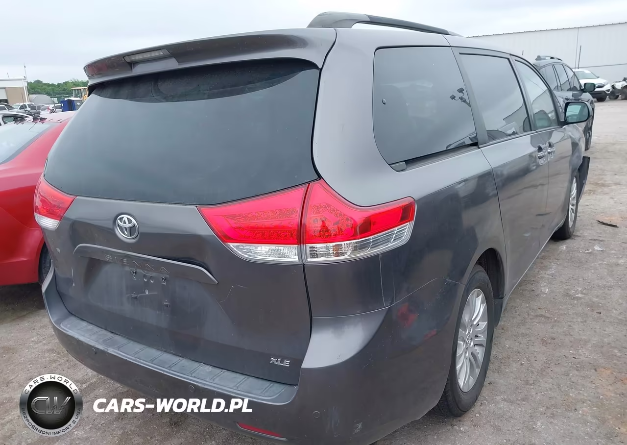 2014 Toyota Sienna Xle V6 8 Passenger VIN:5TDYK3DC6ES456396 - 4