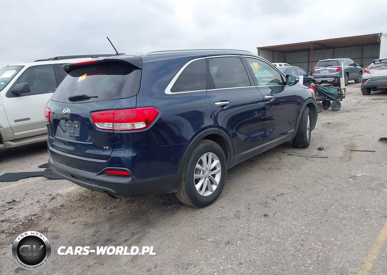 2017 Kia Sorento 3.3L Lx VIN:5XYPGDA55HG308637 - 4