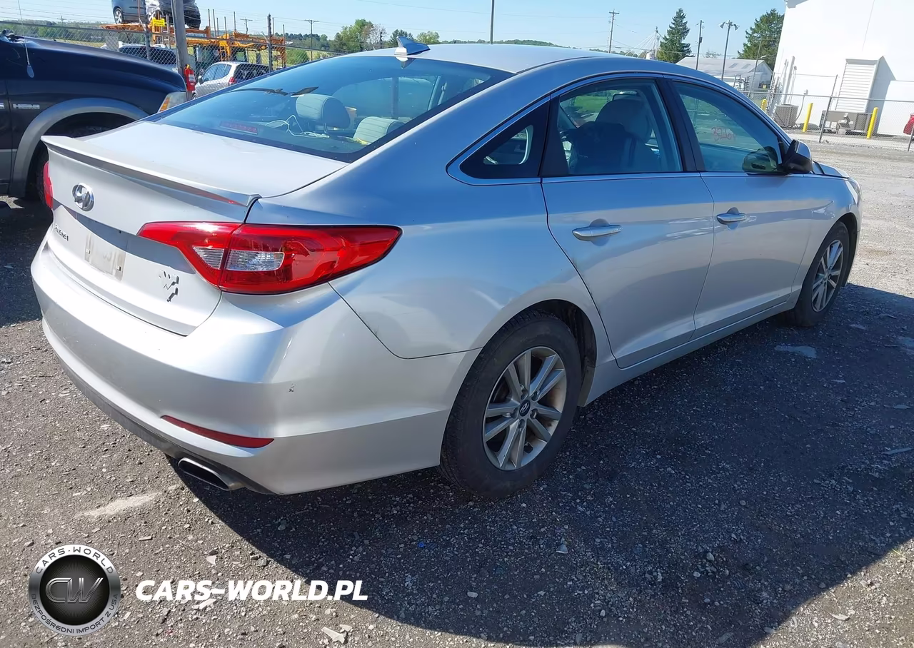 2015 Hyundai Sonata Se VIN:5NPE24AF6FH217817 - 4