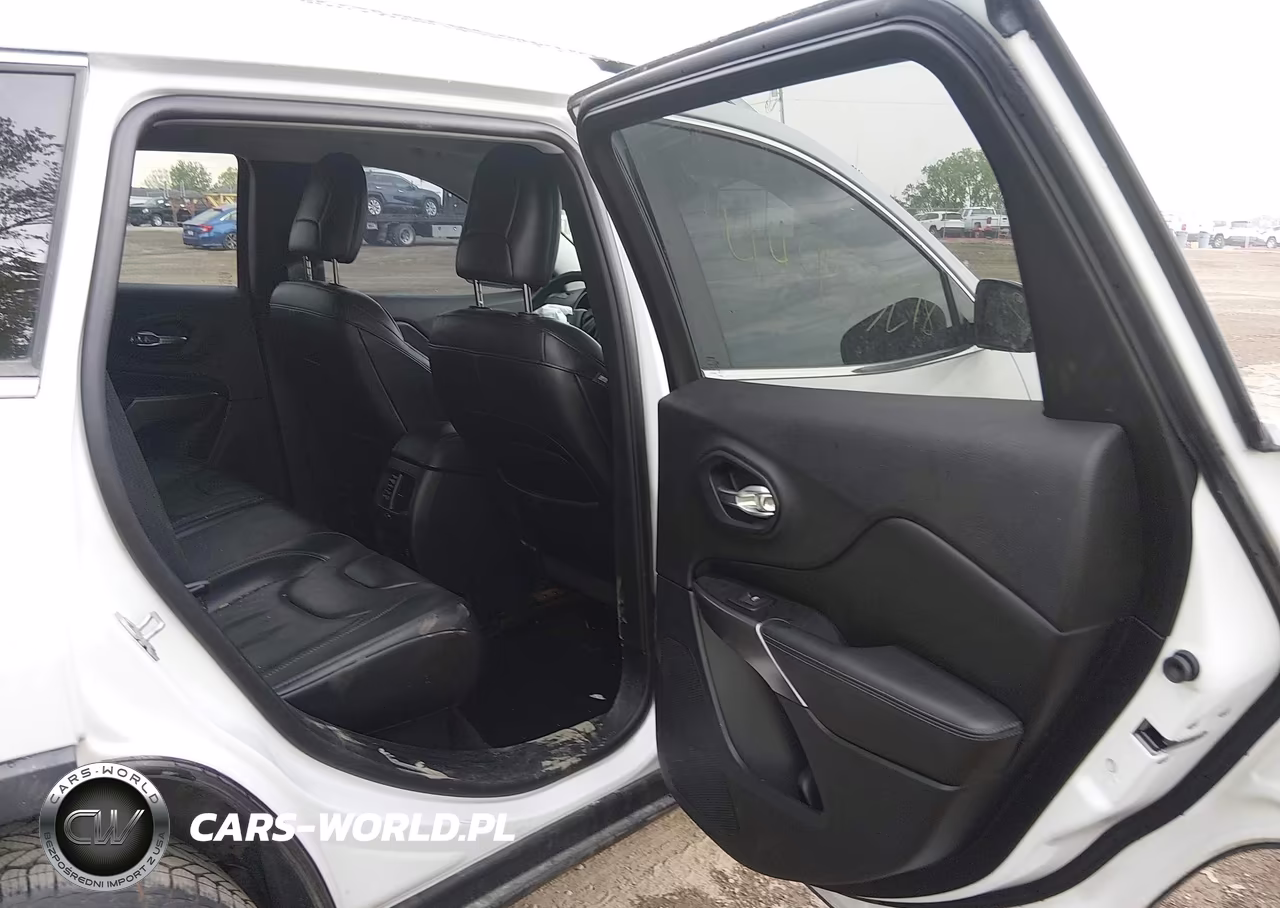 2019 Jeep Cherokee Limited 4X4 VIN:1C4PJMDX8KD349364 - 8