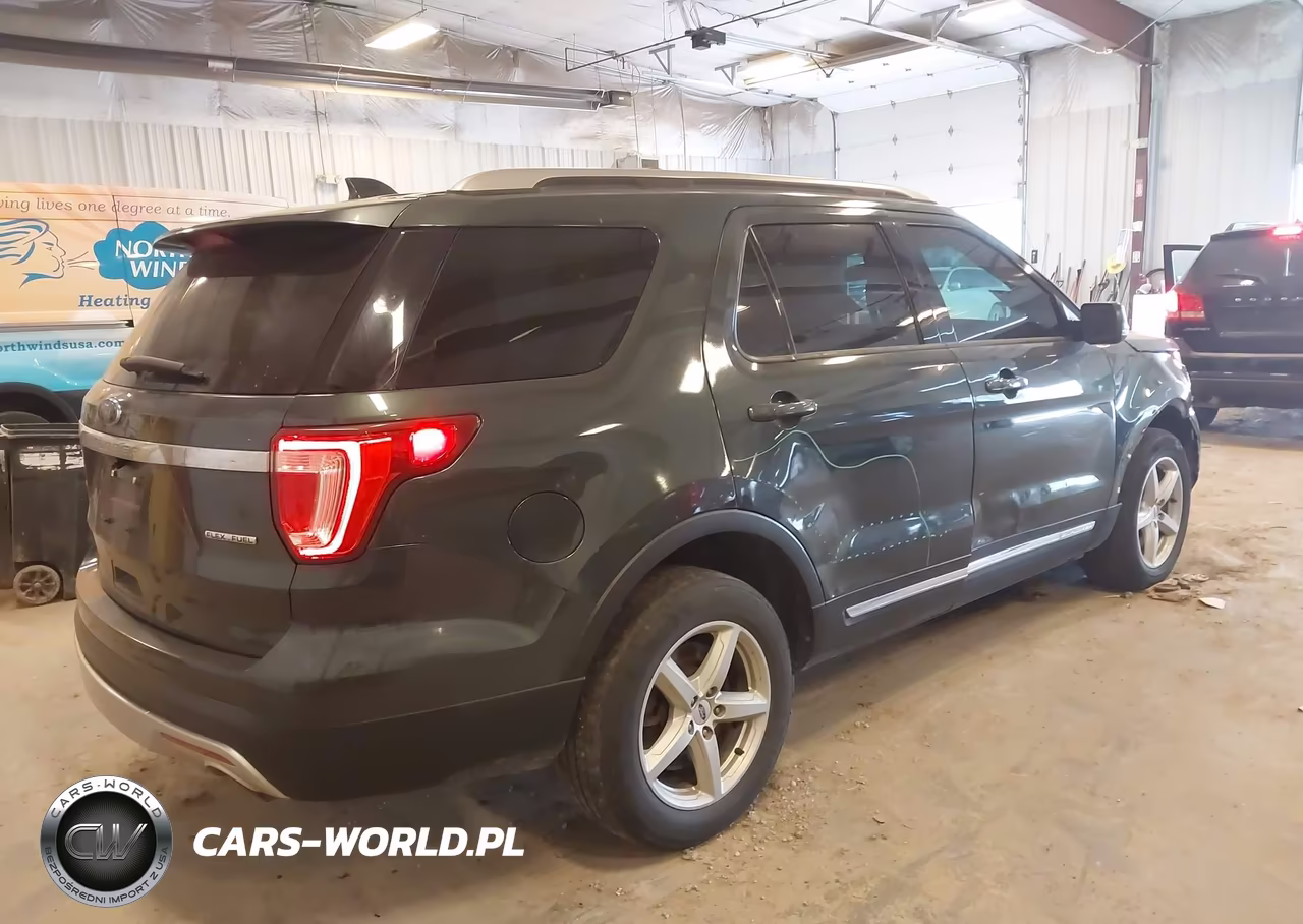 2016 Ford Explorer Xlt VIN:1FM5K8D86GGA52888 - 4