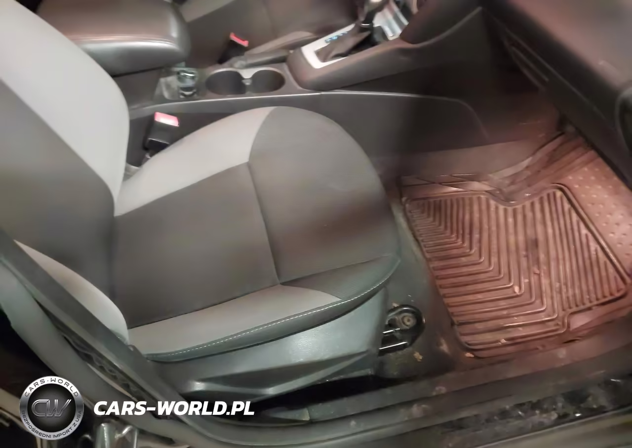 2013 Ford Focus Se VIN:1FADP3K25DL296186 - 5