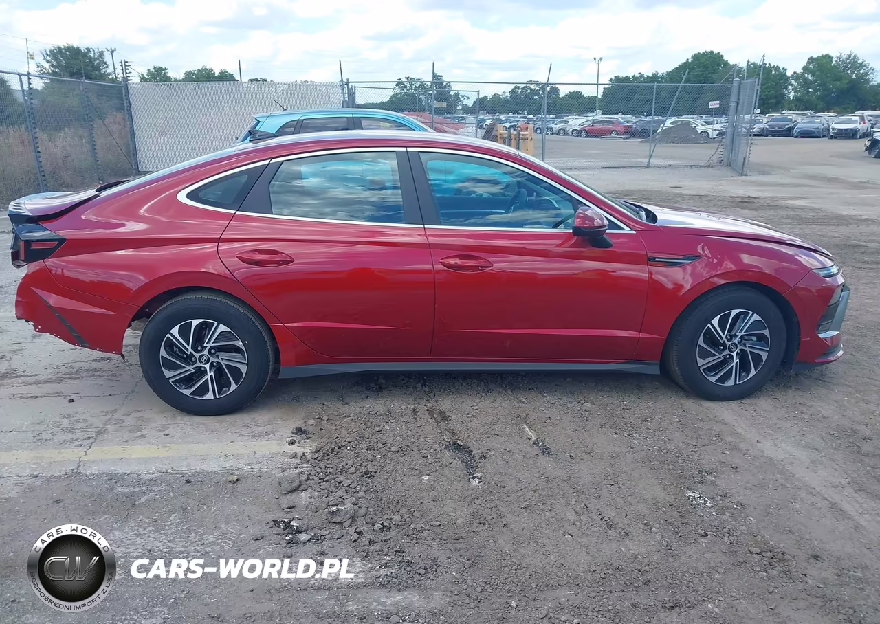 2026 Hyundai Sonata Hybrid Blue VIN:KMHL24JJ8TA138417 - 13
