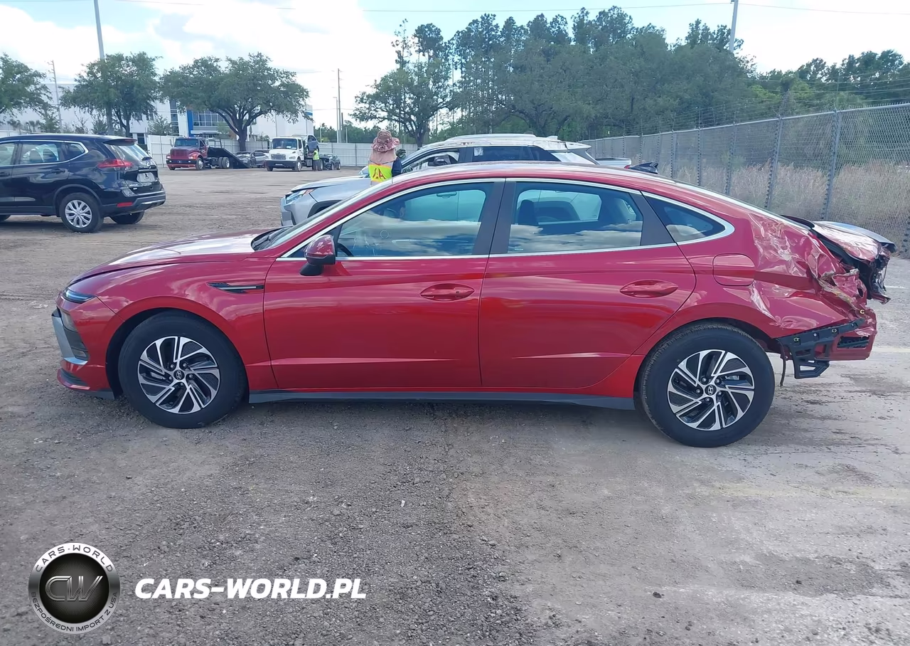 2026 Hyundai Sonata Hybrid Blue VIN:KMHL24JJ8TA138417 - 14