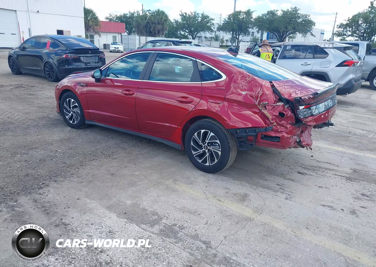 2026 Hyundai Sonata Hybrid Blue VIN:KMHL24JJ8TA138417 - 3