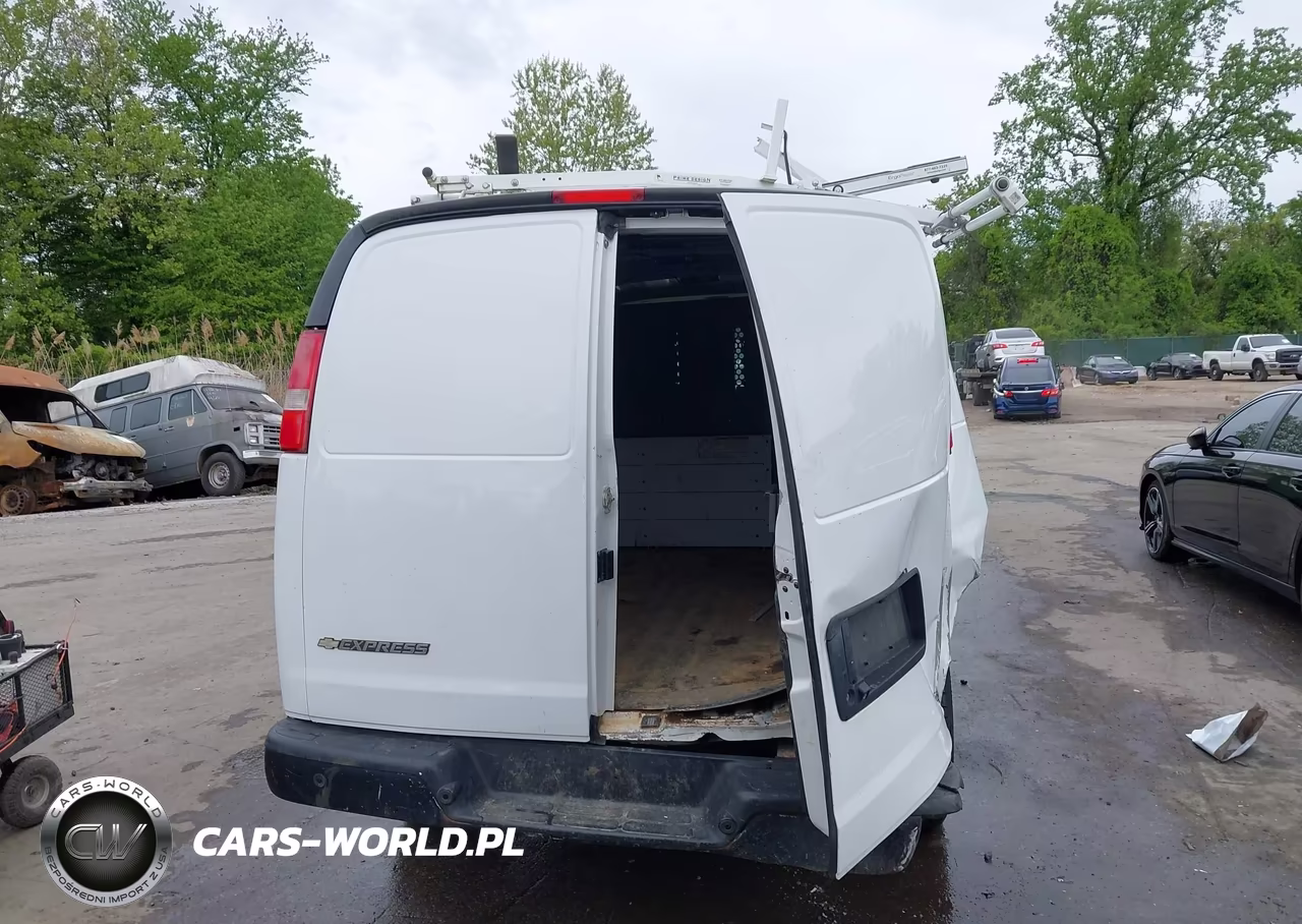 2017 Chevrolet Express 3500 Work Van VIN:1GCZGGFG6H1162351 - 16