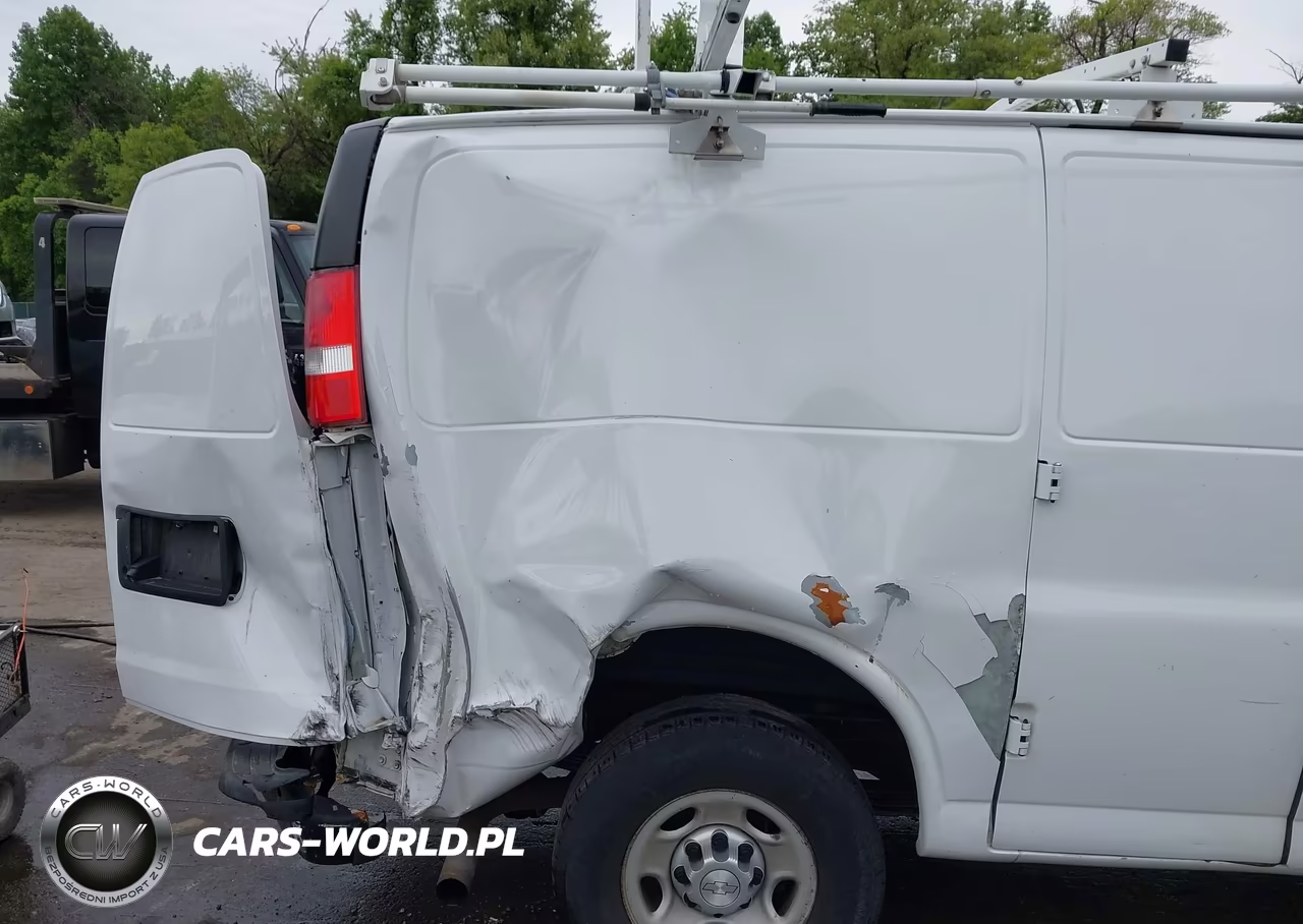 2017 Chevrolet Express 3500 Work Van VIN:1GCZGGFG6H1162351 - 17