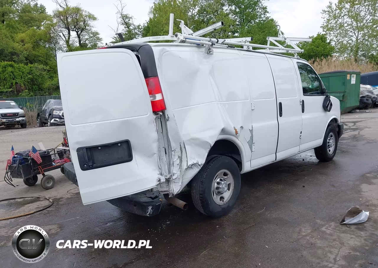 2017 Chevrolet Express 3500 Work Van VIN:1GCZGGFG6H1162351 - 4