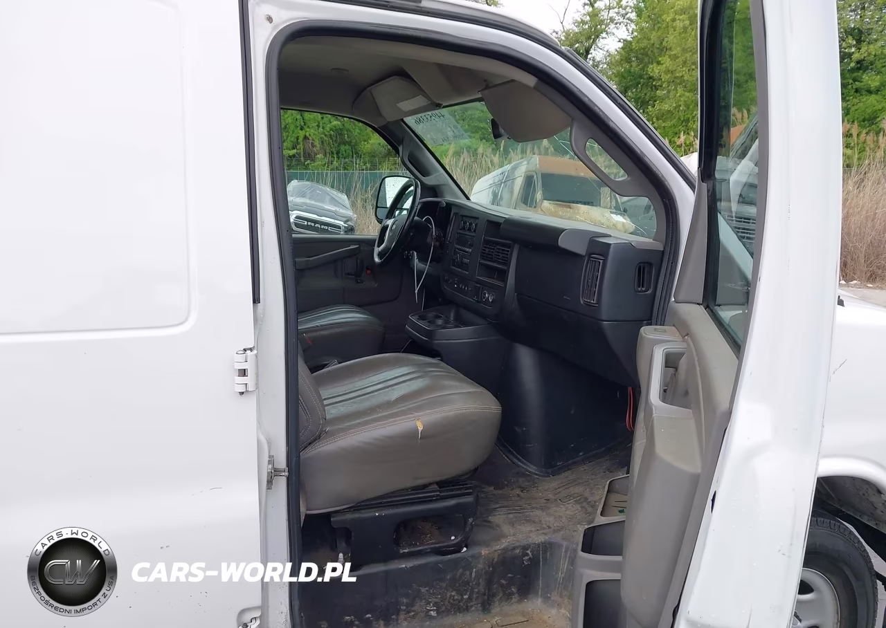 2017 Chevrolet Express 3500 Work Van VIN:1GCZGGFG6H1162351 - 5