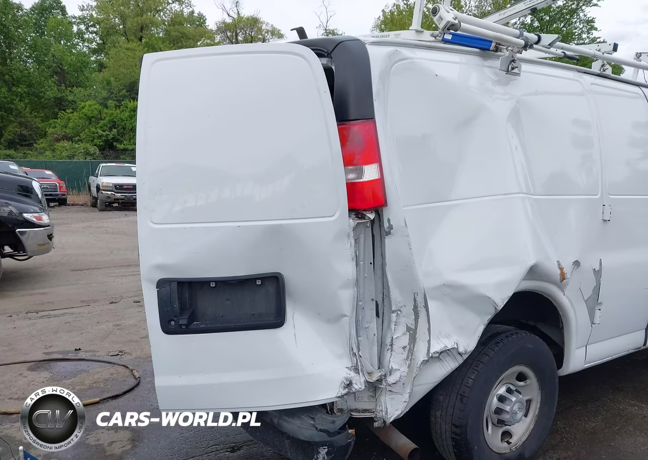 2017 Chevrolet Express 3500 Work Van VIN:1GCZGGFG6H1162351 - 6