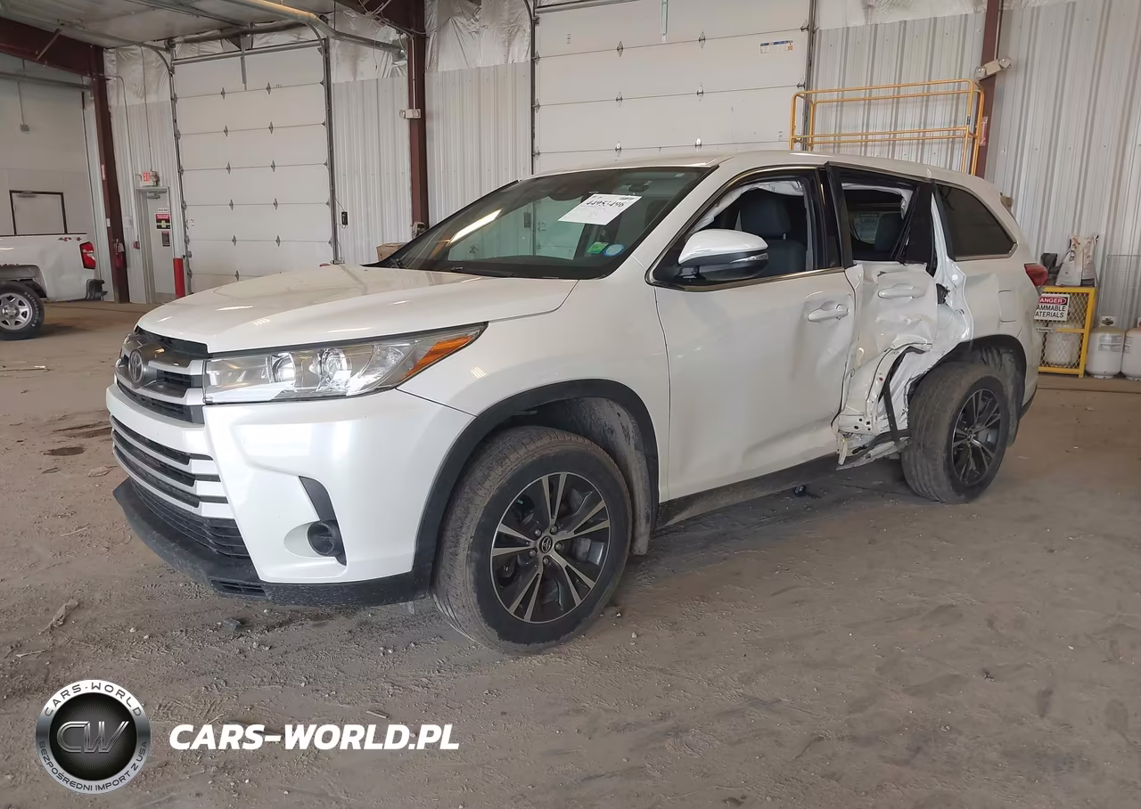 2019 Toyota Highlander Le VIN:5TDBZRFH0KS704411 - 2