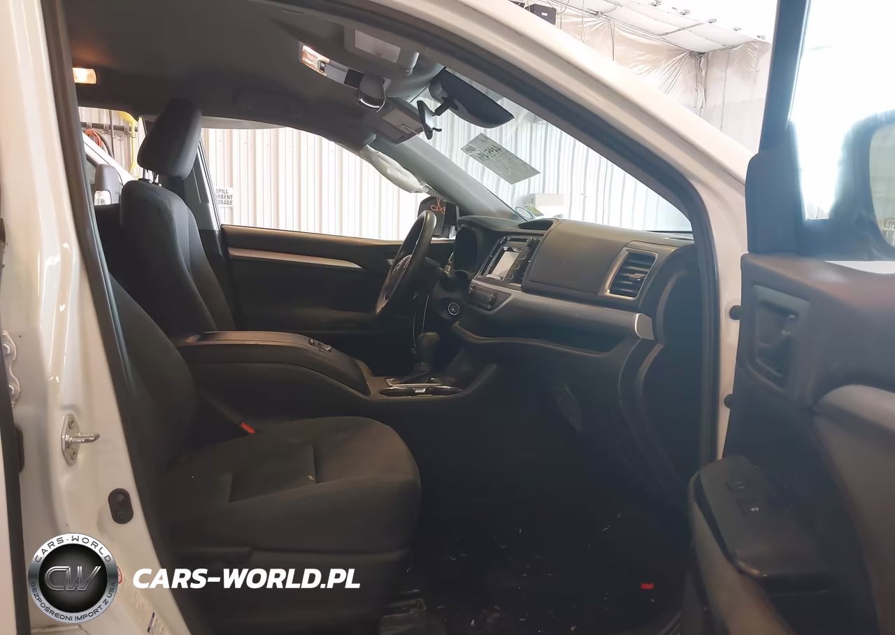2019 Toyota Highlander Le VIN:5TDBZRFH0KS704411 - 5