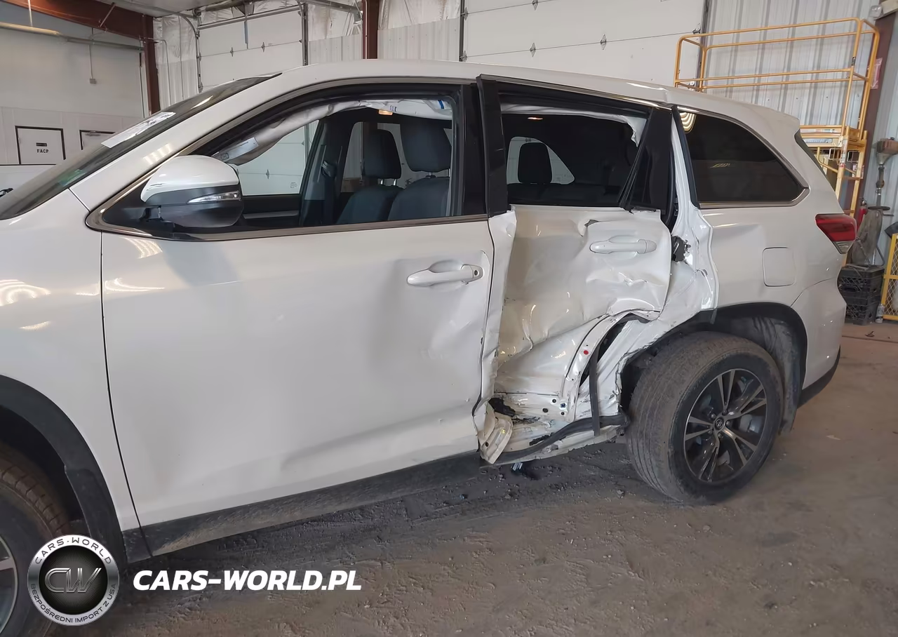 2019 Toyota Highlander Le VIN:5TDBZRFH0KS704411 - 6