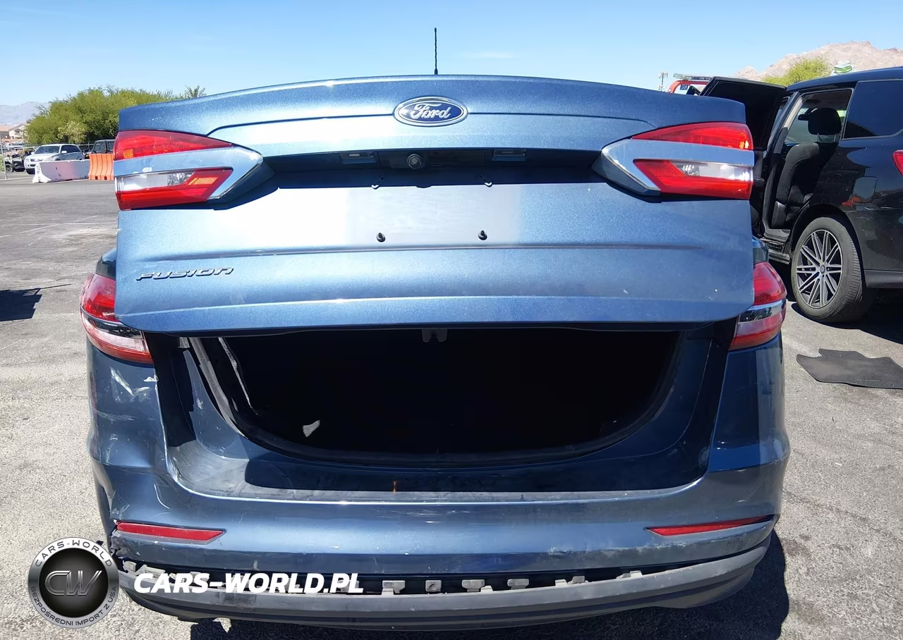 2019 Ford Fusion S VIN:3FA6P0G79KR201137 - 16