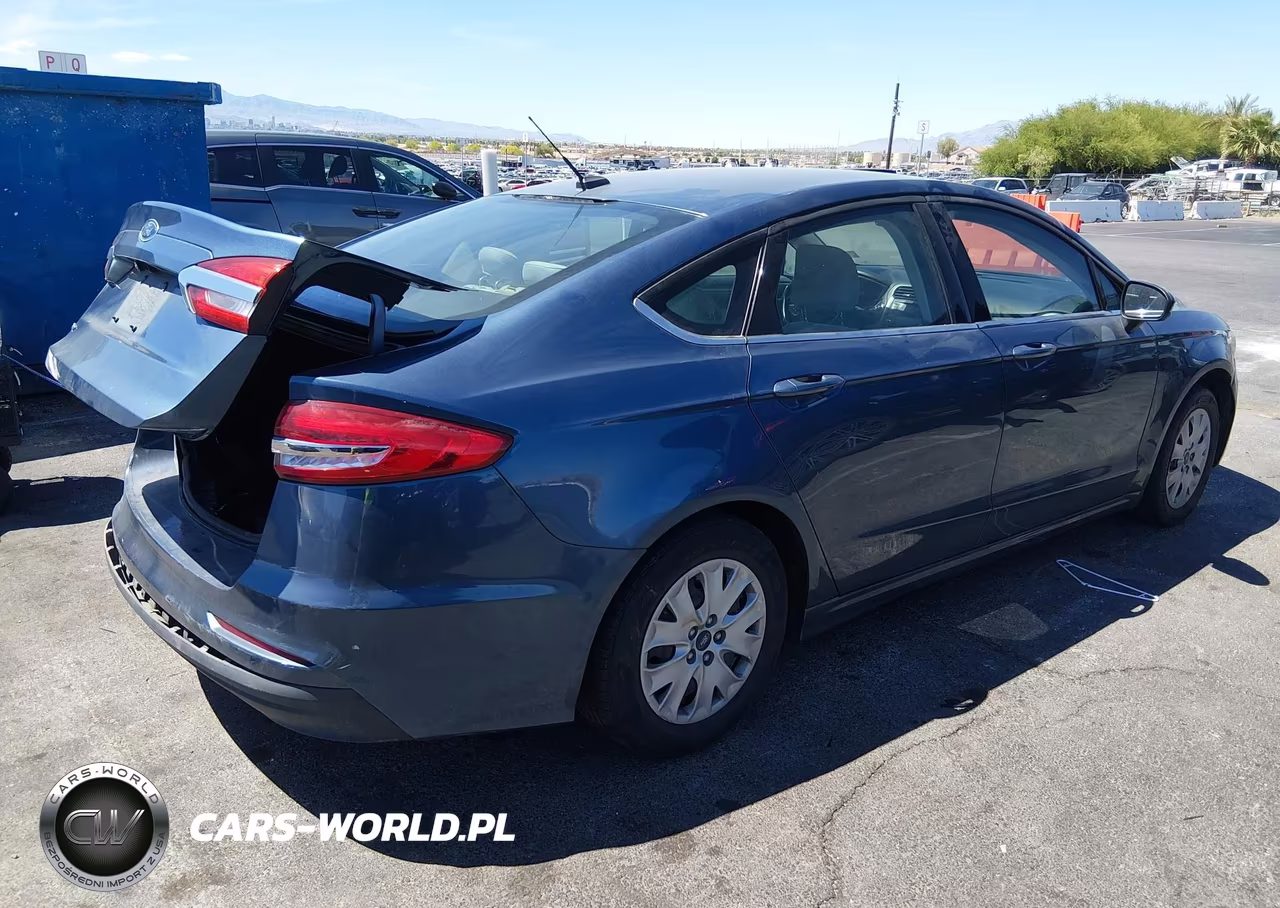 2019 Ford Fusion S VIN:3FA6P0G79KR201137 - 4