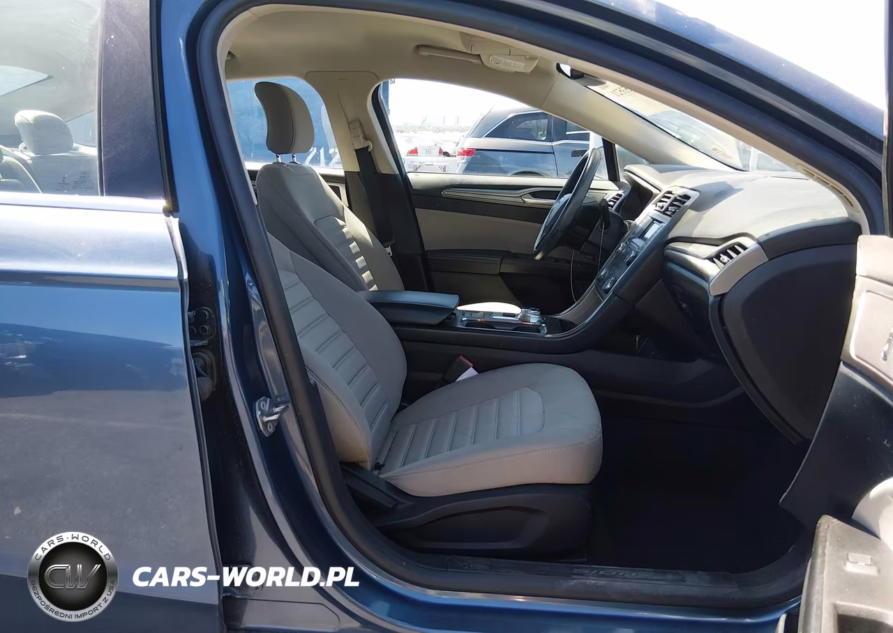 2019 Ford Fusion S VIN:3FA6P0G79KR201137 - 5