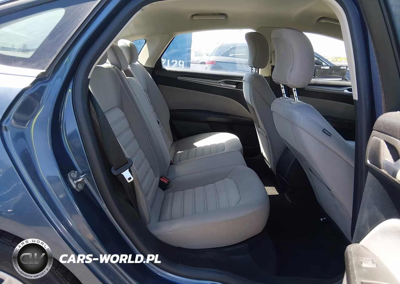 2019 Ford Fusion S VIN:3FA6P0G79KR201137 - 8