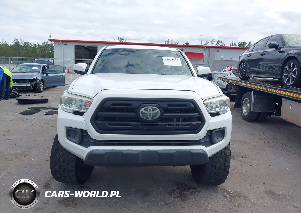 2018 Toyota Tacoma Sr VIN:5TFAX5GN5JX131805 - 12